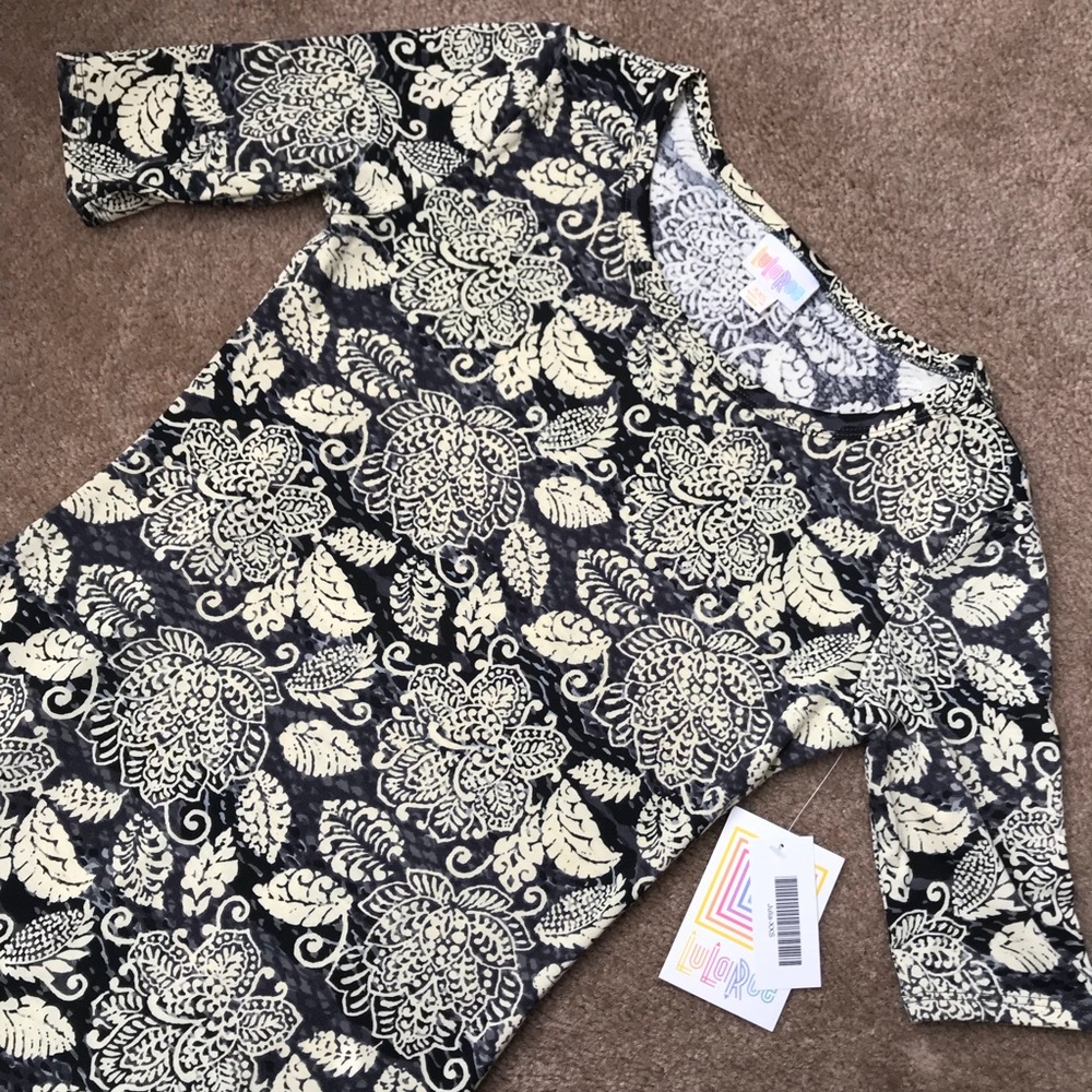LuLaRoe Julia NWT 💕